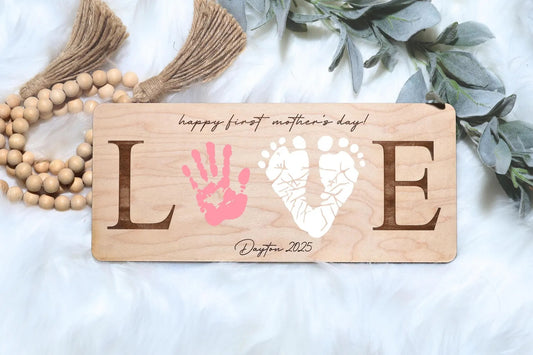 LOVE HAND AND FOOTPRINT MAMA SIGN! PERFECT FOR MOTHER'S DAY